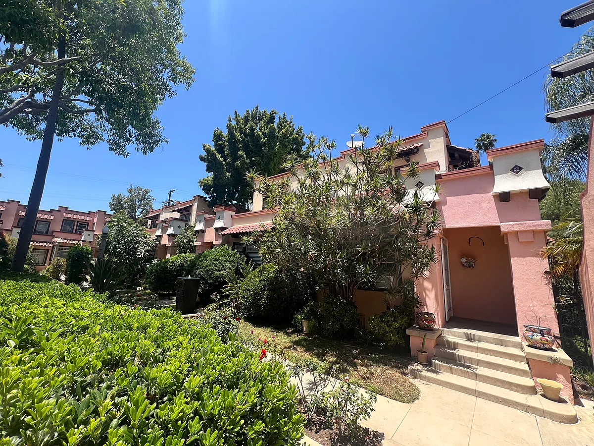 Building Photo - 2023 Vista Del Mar St