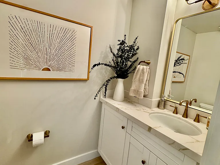 455 NE 25th St #401 — Photo 6