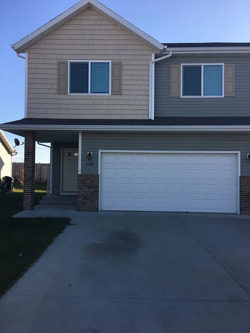 Horizon Shores Townhomes — Photo 2