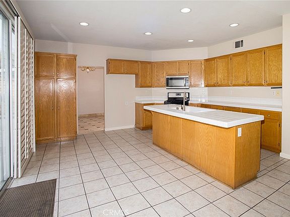 5th image of 7108 Bronte Pl