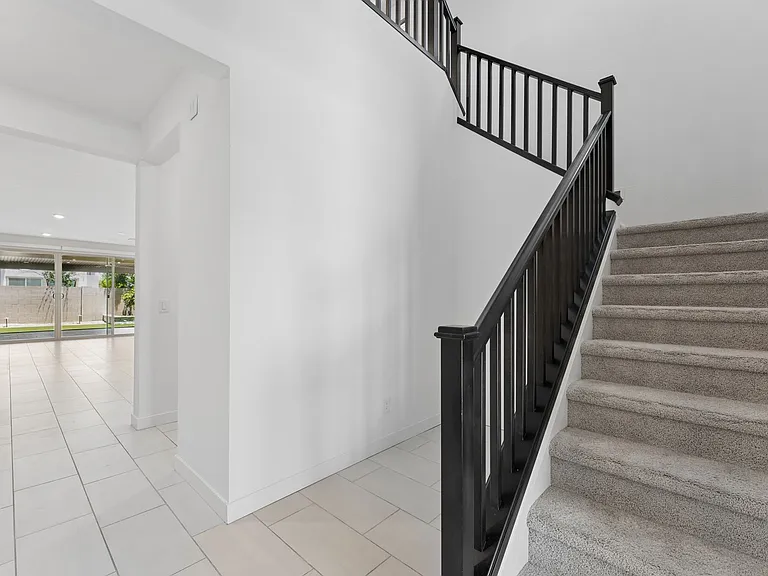 1524 E Carob Ct — Photo 6