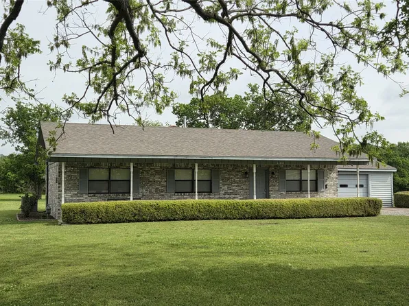 1104 W 13th St, Bonham, TX 75418