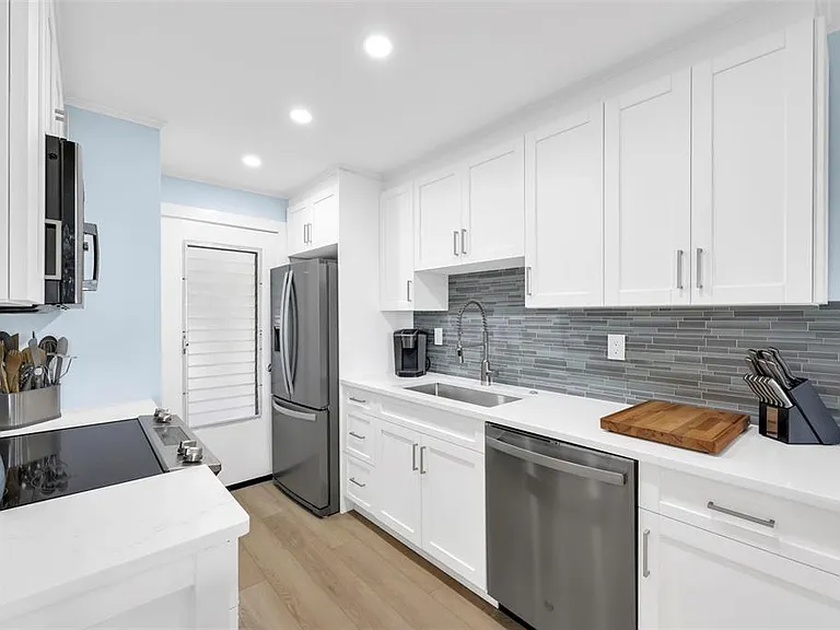 1300 Gulf Shore Blvd N #700 — Photo 3