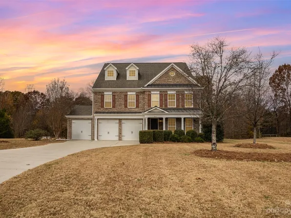 3013 King Richards Ct, Matthews, NC 28104