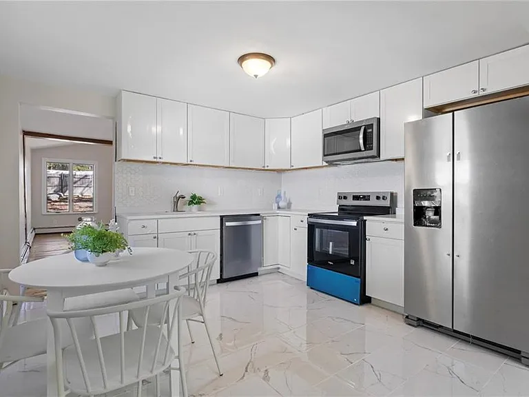400 Schooner Ave — Photo 3