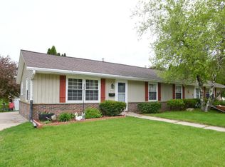 1117 Green Tree Rd #1119, West Bend, WI 53090