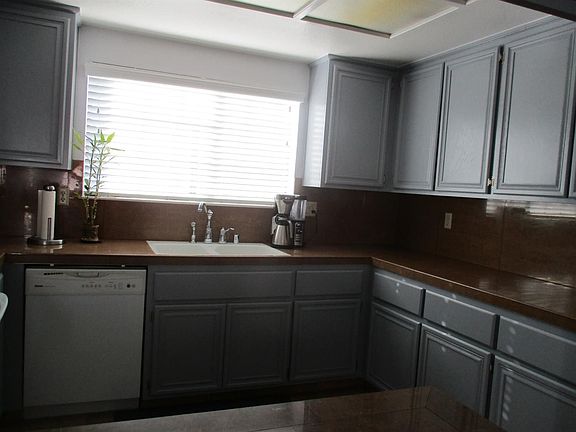 3rd image of 17 Los Gatos Cir
