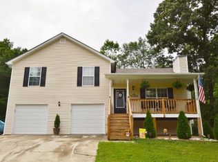 98 Silverwood Dr, Gillsville, GA 30543