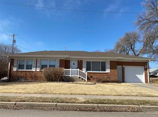 611 W Lawn Ave, Hastings, NE 68901