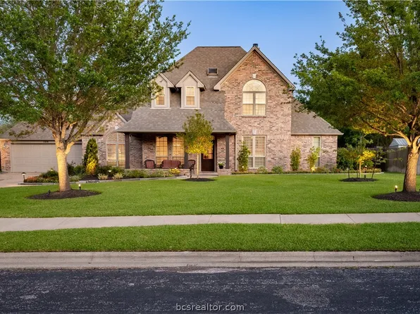 704 Canterbury Dr, College Station, TX 77845