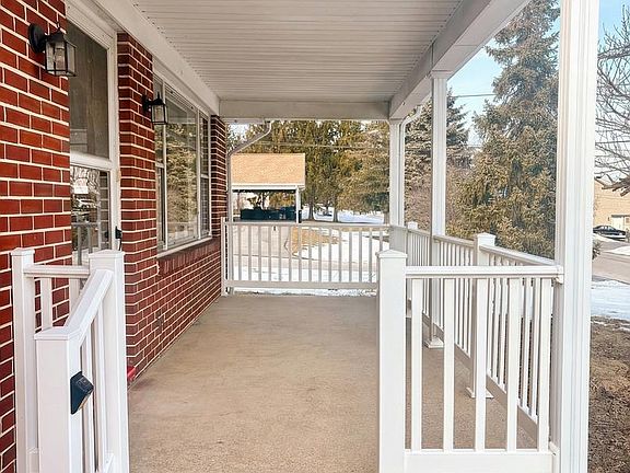 3rd image of 100 Clover Hill Rd