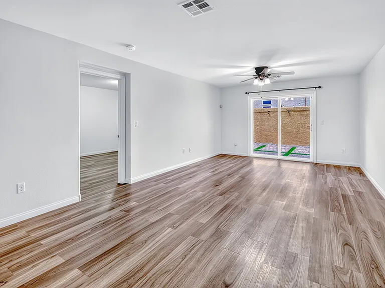 5226 Tartan Hill Ave — Photo 11