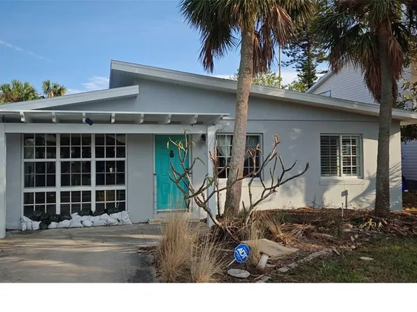 3105 S De Bazan Ave, Saint Pete Beach, FL 33706