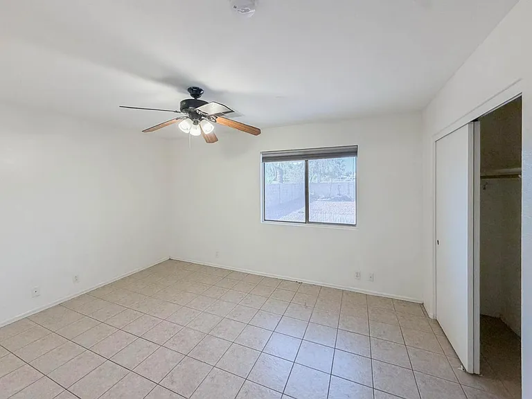 15724 W Smokey Dr — Photo 6