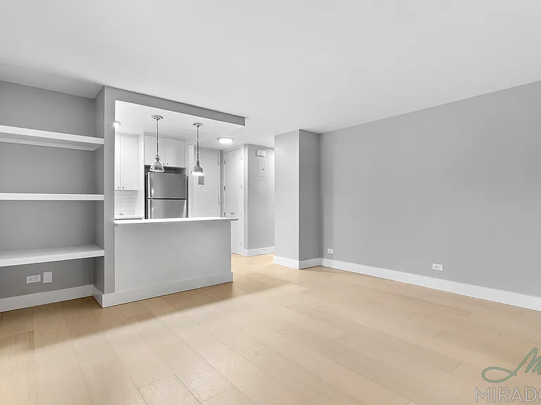 330 E 39th St #10R — Photo 8