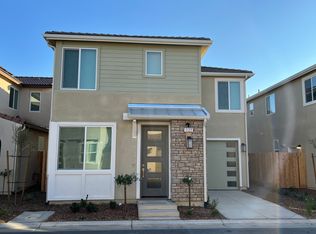 1122 Encore Way W, Madera, CA 93636