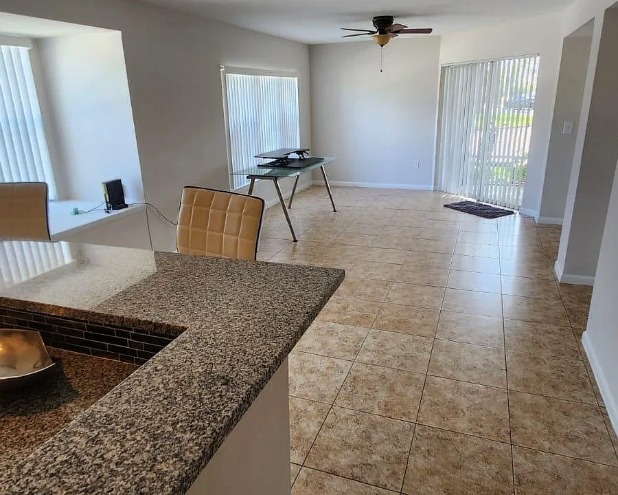 4879 Via Palm Lakes #601
