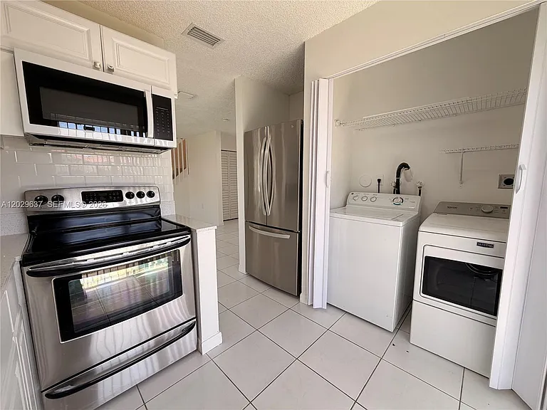 18774 SW 100th Ave #18774 — Photo 11