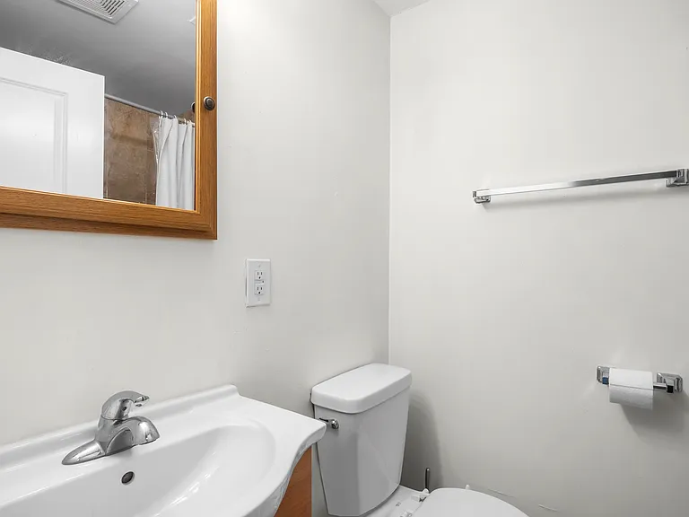 2046 Fitzwater St #2 — Photo 15