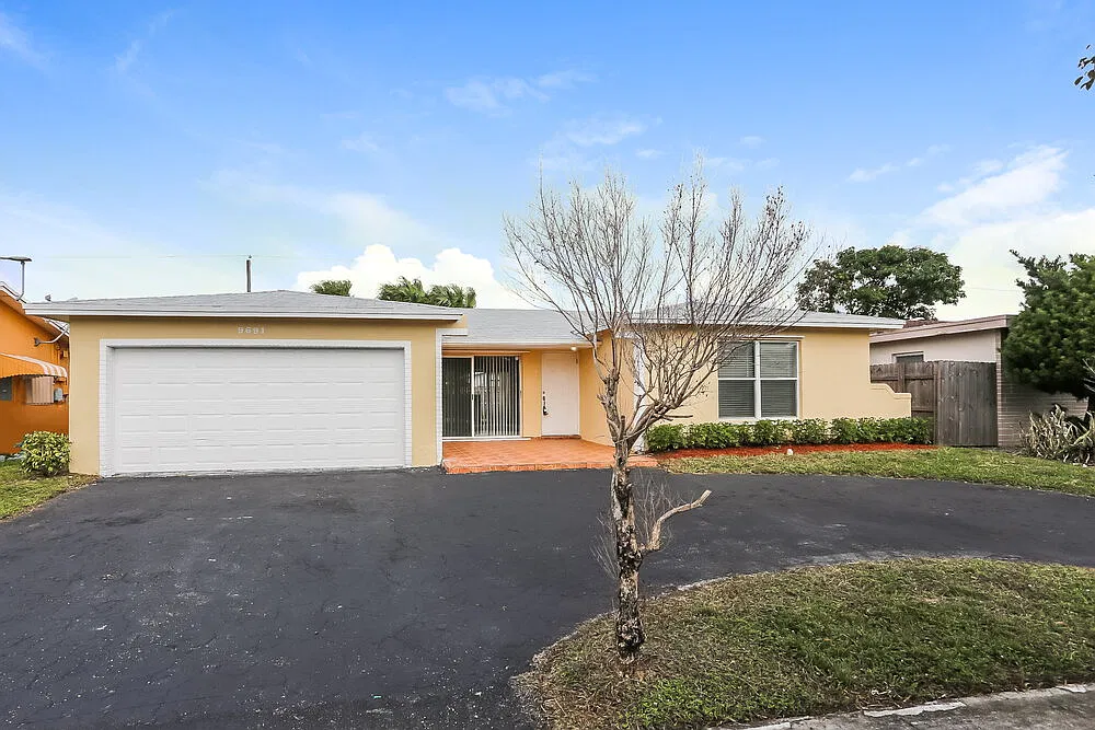 3 bed, 2.0 bath, 1580 sqft, $3,405 — Photo 1