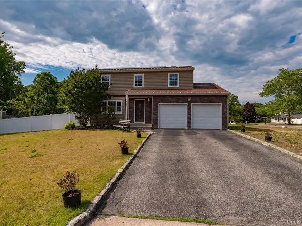7 Howard Street, Selden, NY 11784