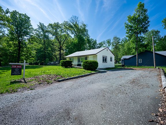 2nd image of 2809 Taxus St