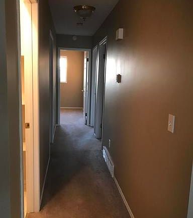 5th image of 5120 52nd Ave