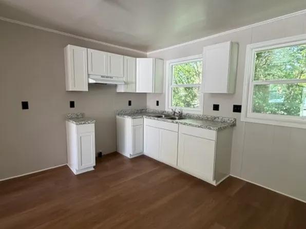 516 Burgess St #E, Lexington, NC 27292