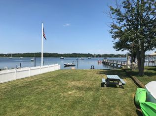 17 Riverview Ave, Bristol, RI 02809