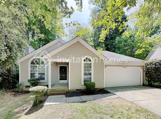 7805 Royce Hall Ln, Charlotte, NC 28216