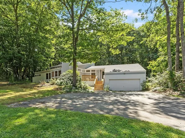 56 Old Littleton Rd, Harvard, MA 01451