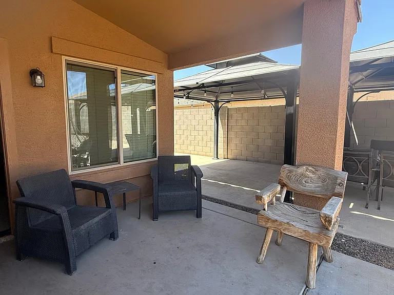 1148 E Barrus Dr — Photo 29