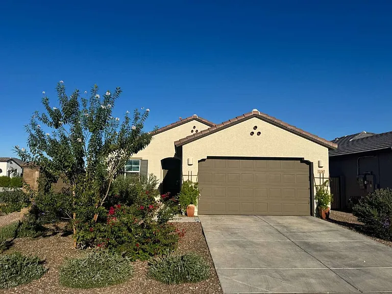 32067 N Wayne Ln — Photo 5