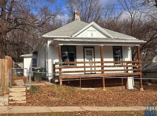 1215 W 16th St, Sioux City, IA 51103