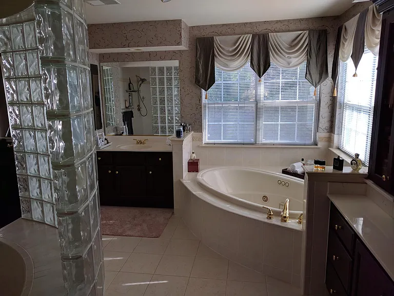 8109 River Gate Ln — Photo 8