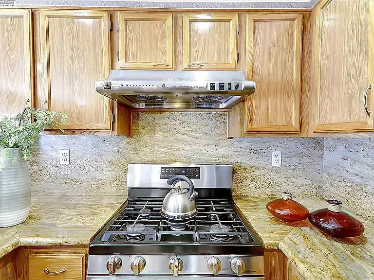 5710 Caprice Cmn — Photo 13