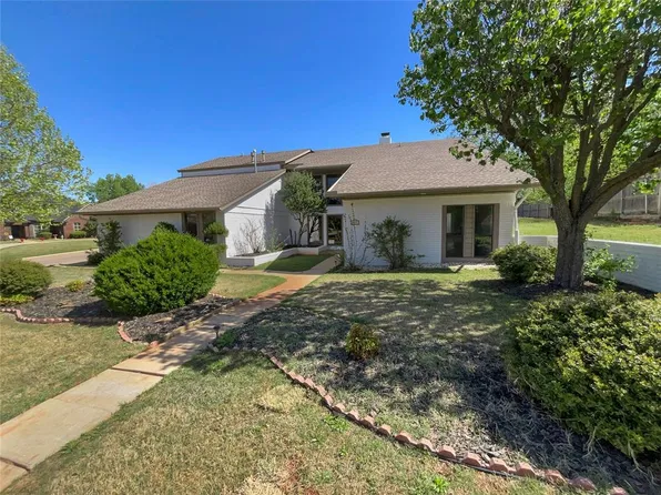 829 Glenridge Dr, Edmond, OK 73013