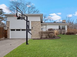 1216 Dartmouth Ln, Deerfield, IL 60015