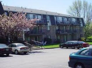 750 Quaker Ln #C101, East Greenwich, RI 02818