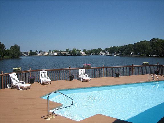 11 Dolphin Ct, Forked River NJ