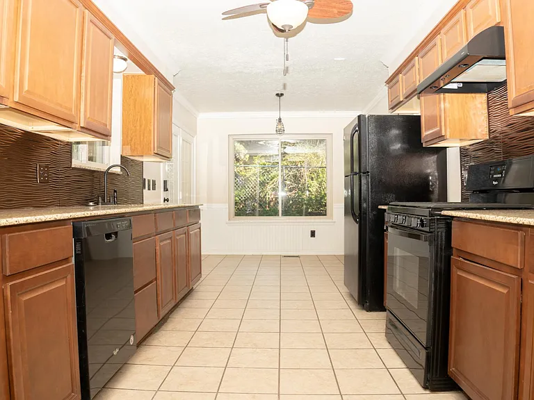 601 Skylark Dr — Photo 10