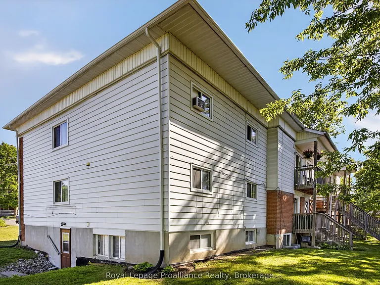 171 Hazlitt St #1 — Photo 20
