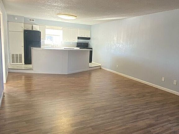 4th image of 1002 SW 11th Ave Unit 10