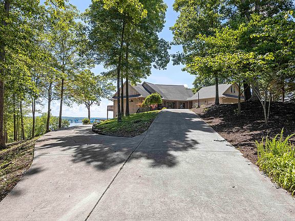 5th image of 425 Lake Vista Dr