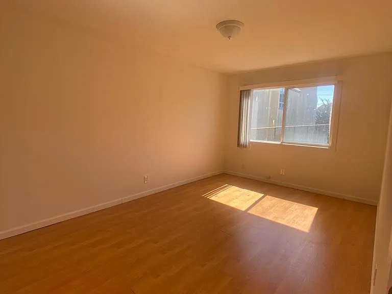 1030 York St — Photo 13