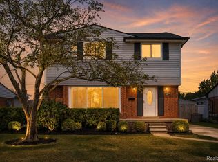 18259 Spring Ct S, Fraser, MI 48026