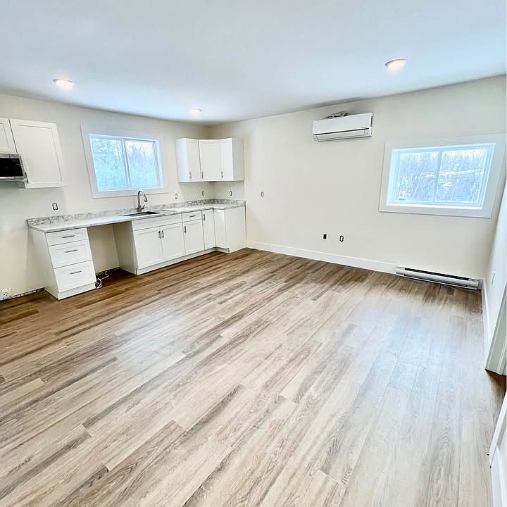1st image of 161 Nevers Rd #4