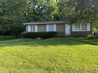 411 Sawyer Rd, Lansing, MI 48911