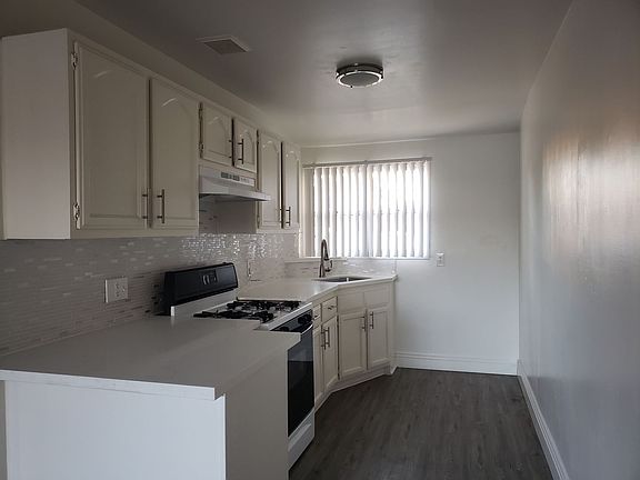 2nd image of 1445-1501 E 4th St #12