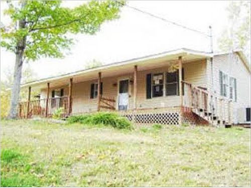 2nd image of 2221 Spruce Ct